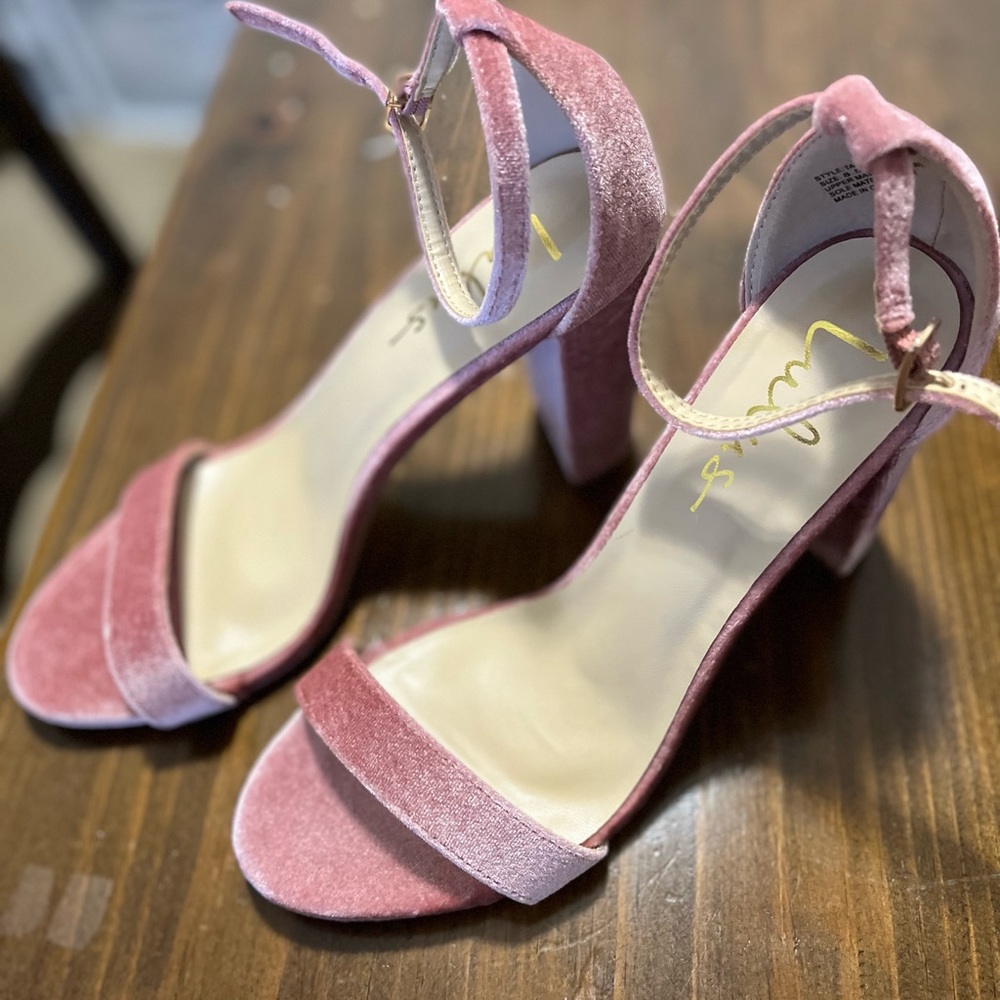 Lulu’s size 8.5 block heel never worn